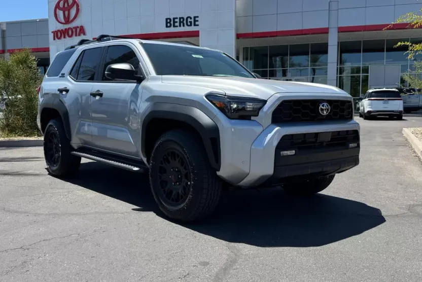 2025 Toyota 4Runner TRD Off-Road Premium photo 1