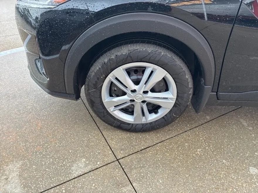 2025 Nissan Kicks Play S photo 1