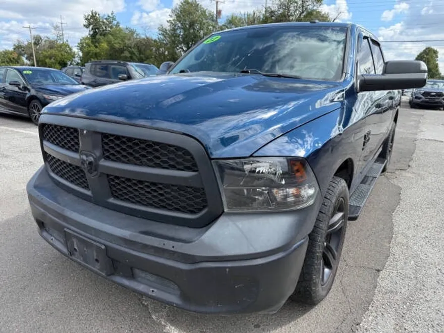2022 Ram 1500 Tradesman photo 1