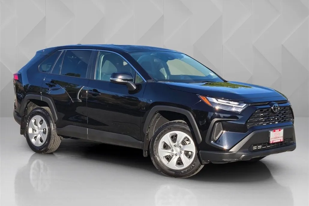 2025 Toyota RAV4 LE photo 1