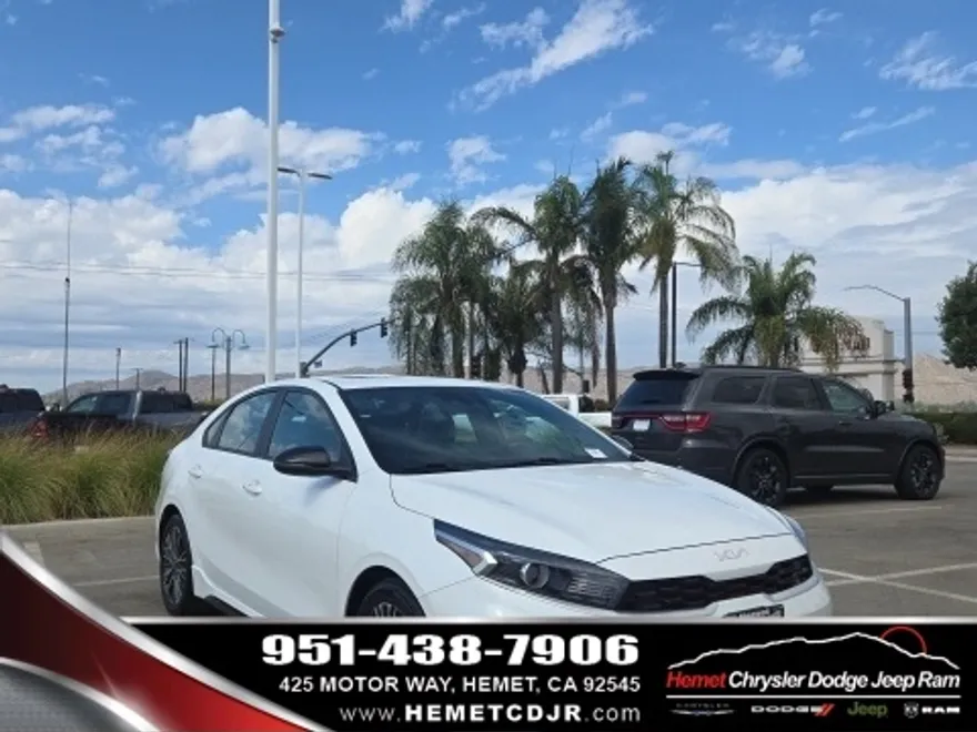 2024 Kia Forte GT-Line photo 1