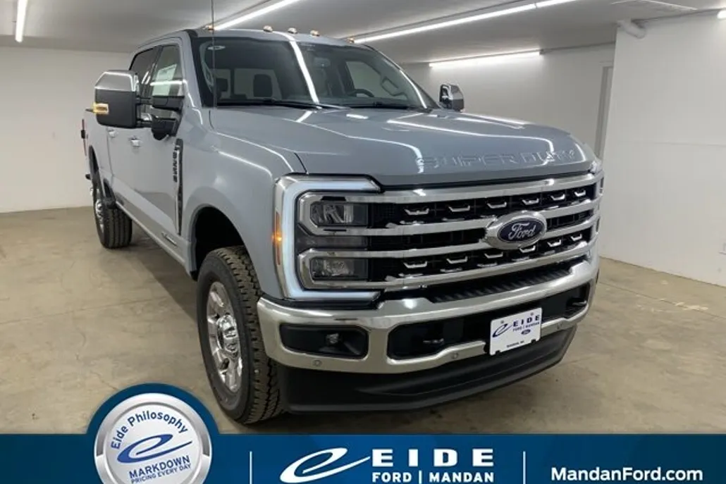2025 Ford F-250 Lariat photo 1