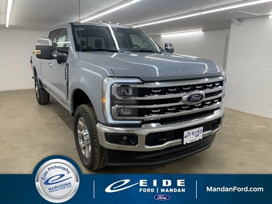 2025 Ford F-250 Lariat photo 1