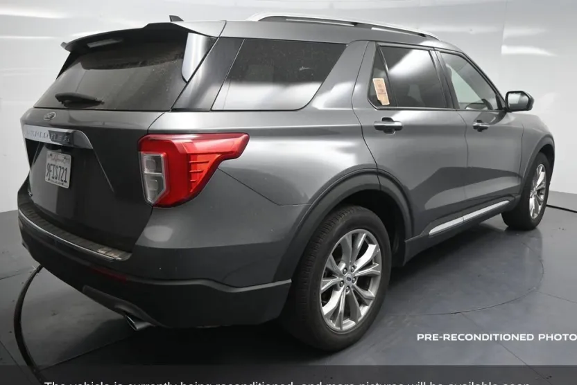 2023 Ford Explorer Limited photo 1