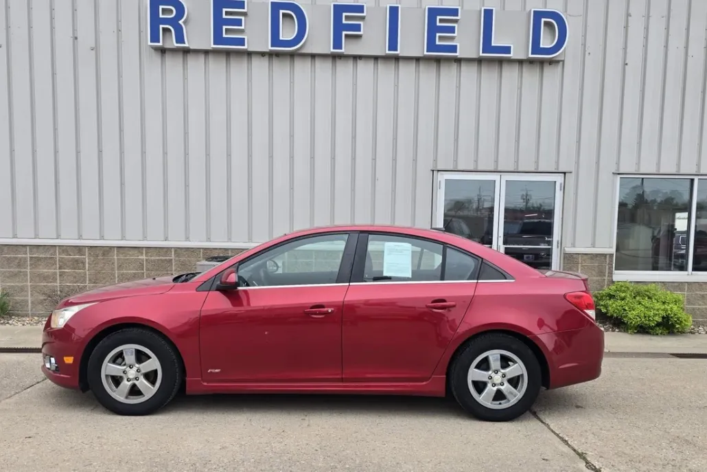 2011 Chevrolet Cruze LT photo 1