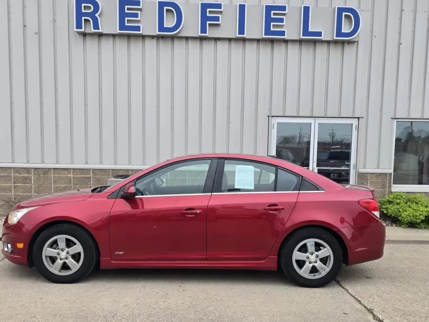 2011 Chevrolet Cruze LT photo 1
