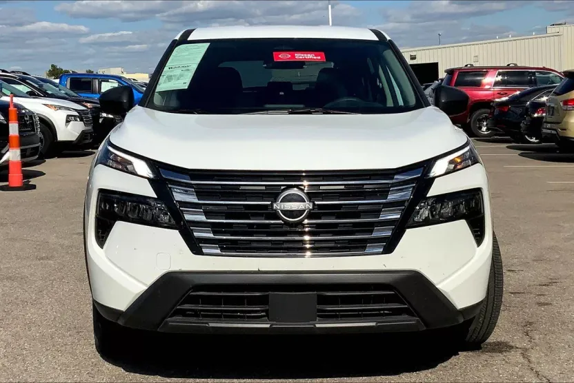 2025 Nissan Rogue S photo 1