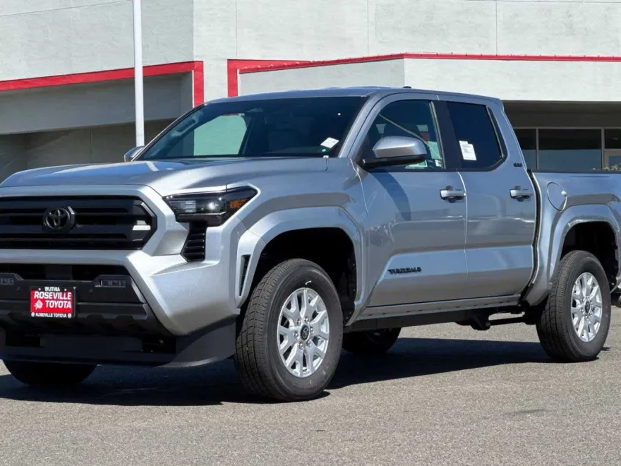 2025 Toyota Tacoma SR5 photo 1