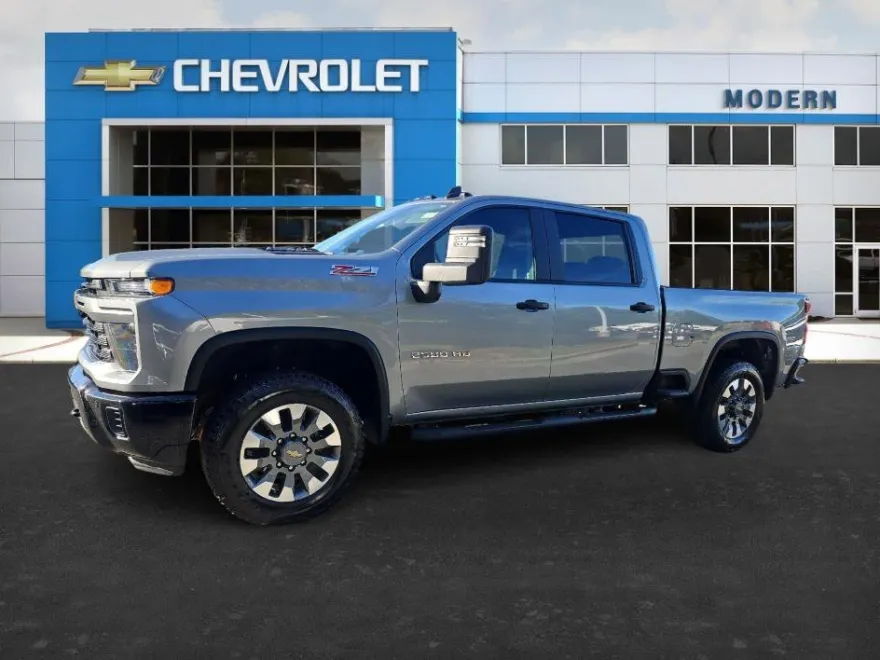 2025 Chevrolet Silverado 2500HD Custom photo 1