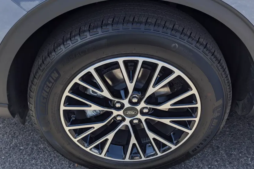 2025 Ford Escape Plug-In Hybrid photo 1