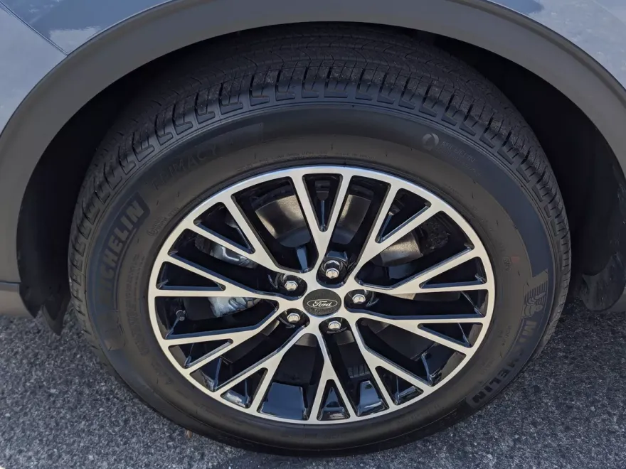 2025 Ford Escape Plug-In Hybrid photo 1