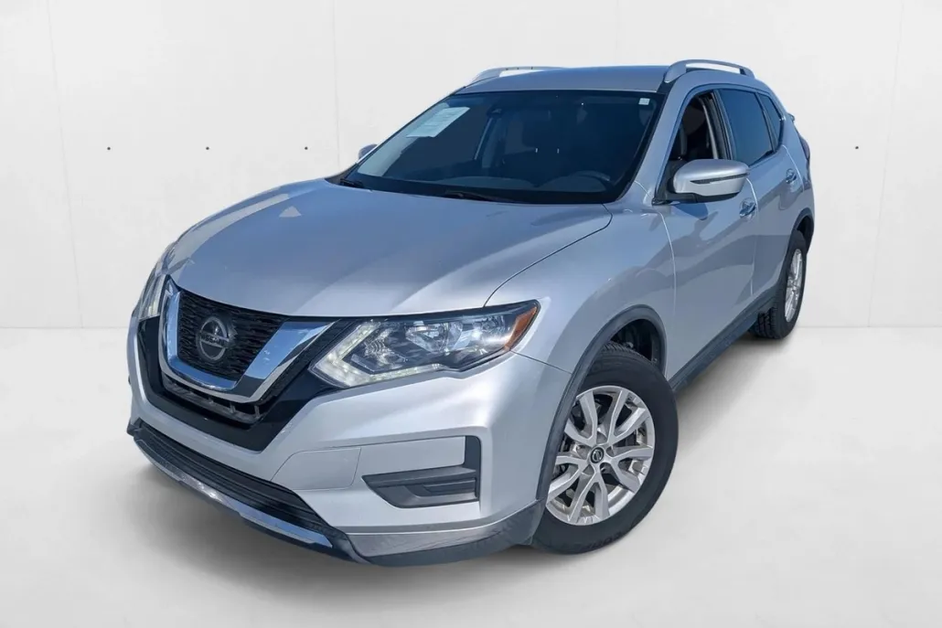 2019 Nissan Rogue SV photo 1