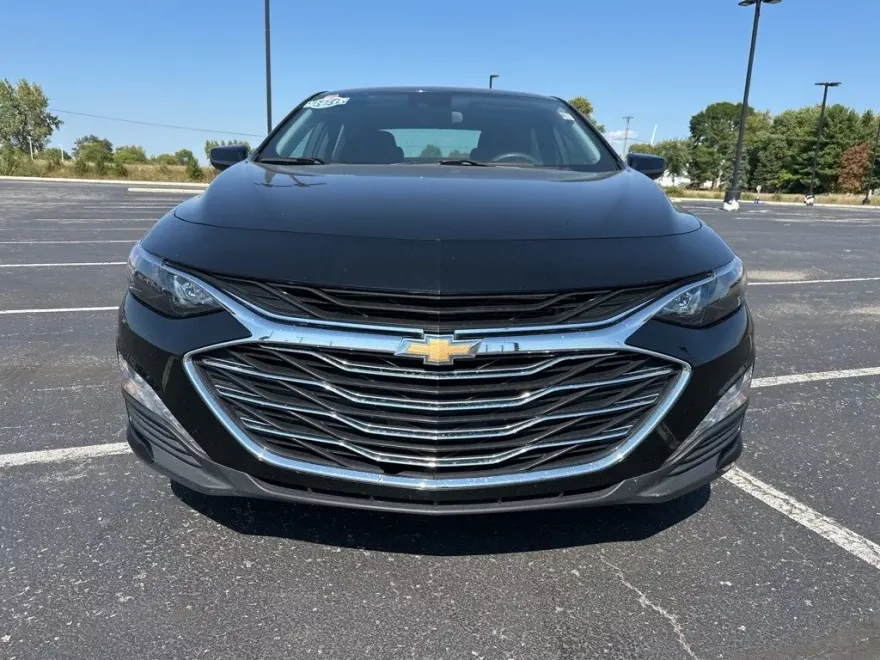 2024 Chevrolet Malibu 1LT photo 1