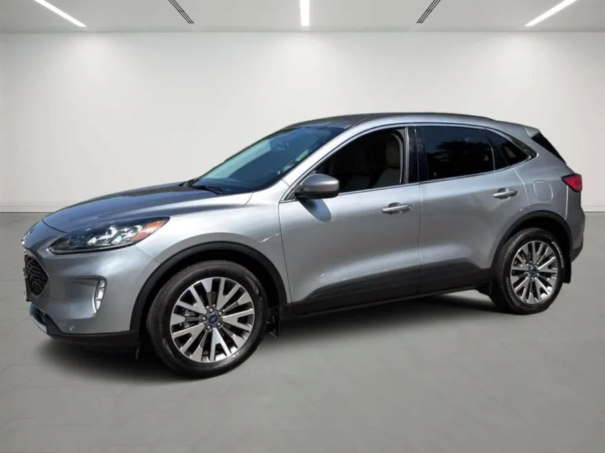2022 Ford Escape Titanium photo 1
