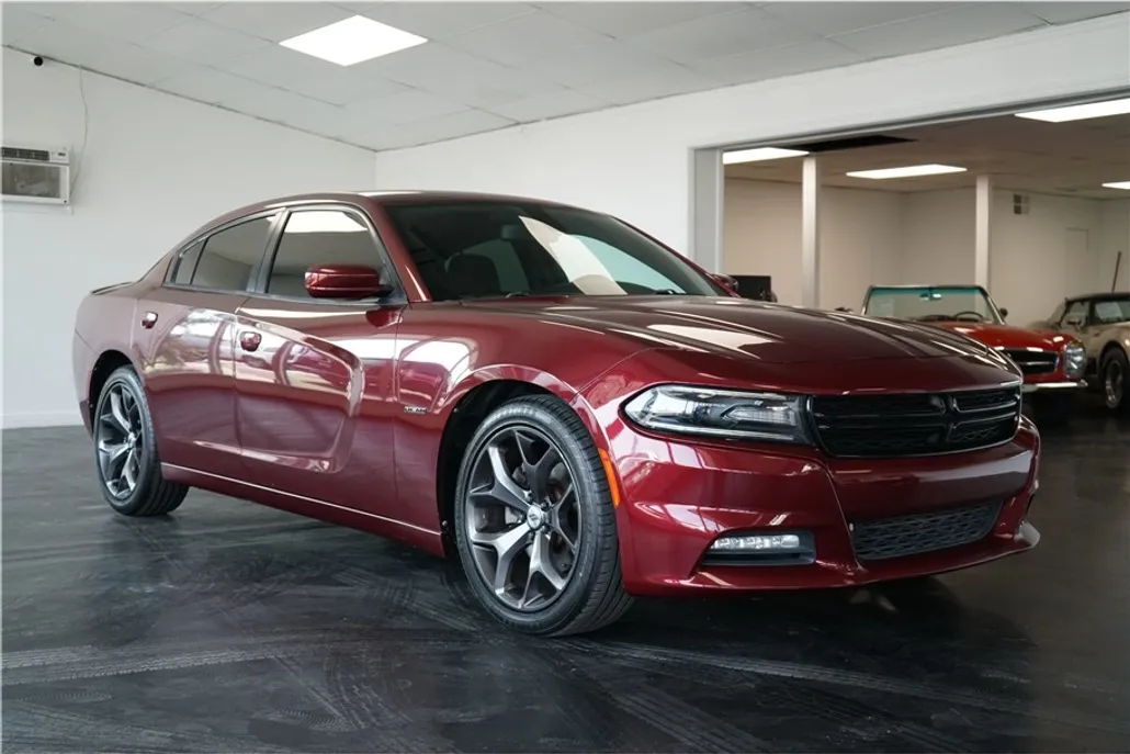 2017 Dodge Charger R/T photo 1