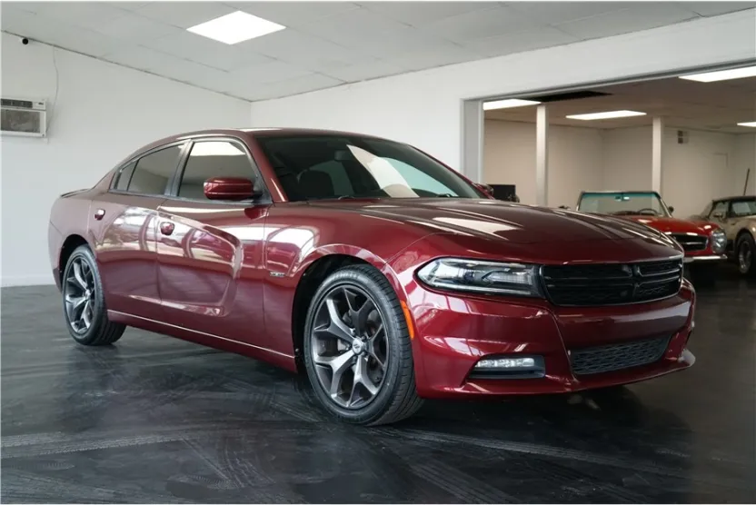 2017 Dodge Charger R/T photo 1
