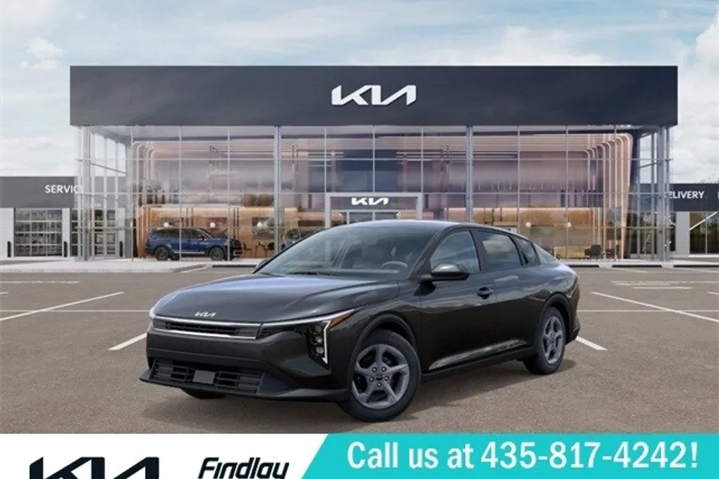 2025 Kia K4 LXS photo 1