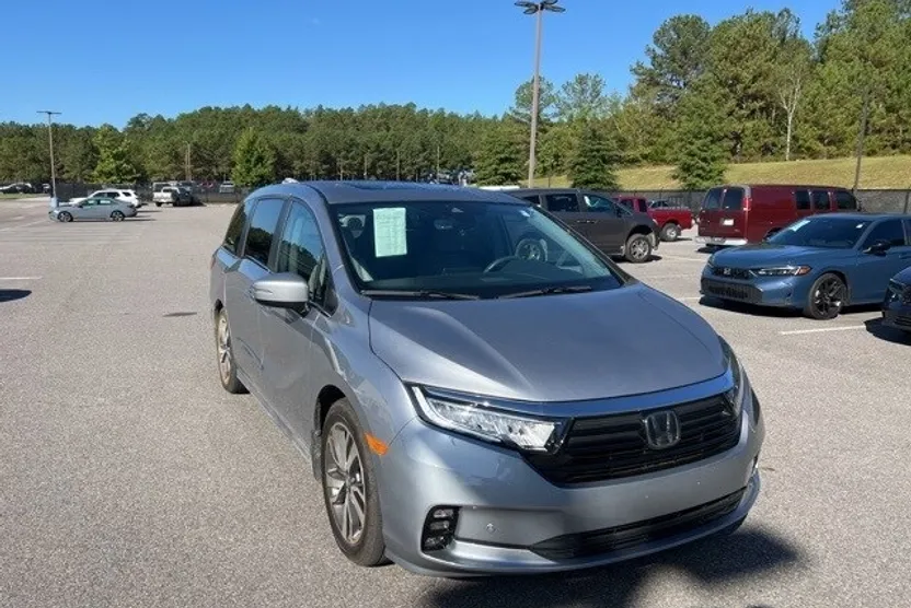 2023 Honda Odyssey Touring photo 1