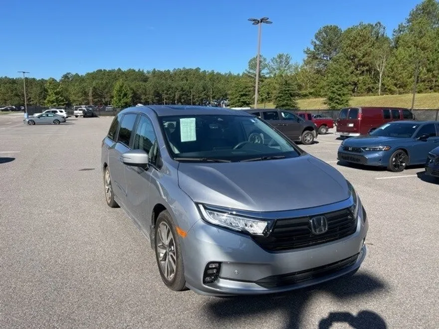 2023 Honda Odyssey Touring photo 1