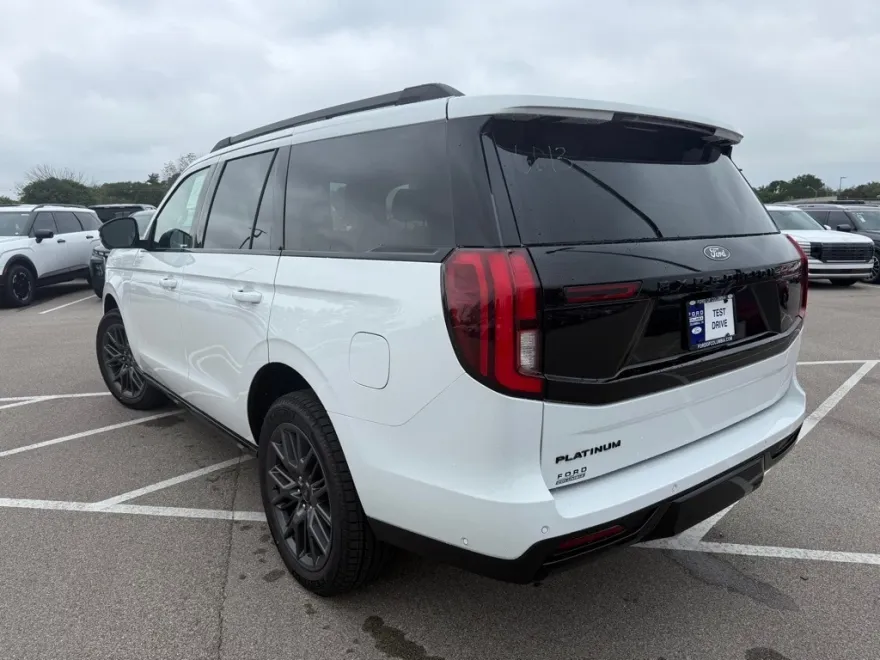 2025 Ford Expedition Platinum photo 1