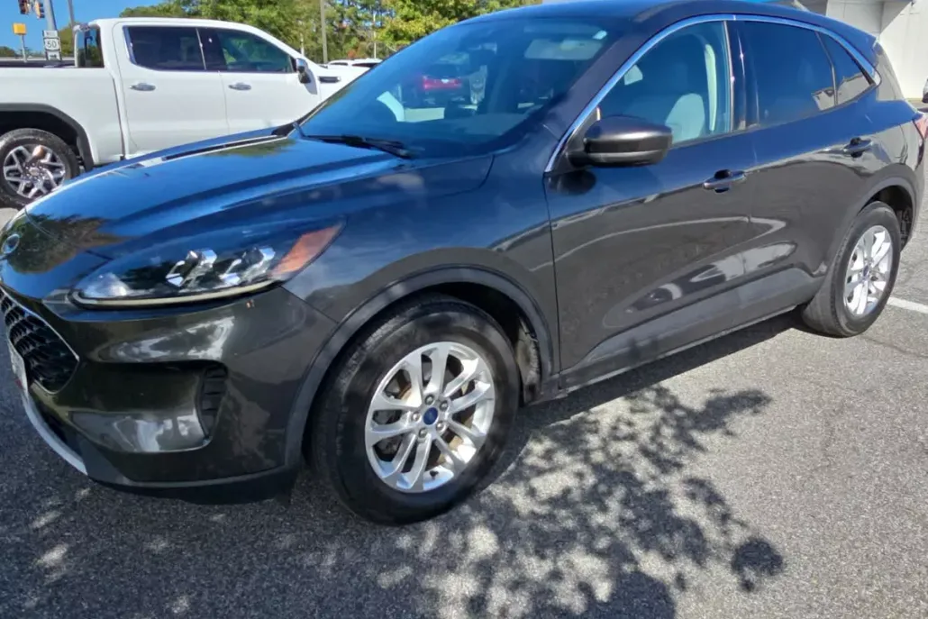 2020 Ford Escape SE photo 1