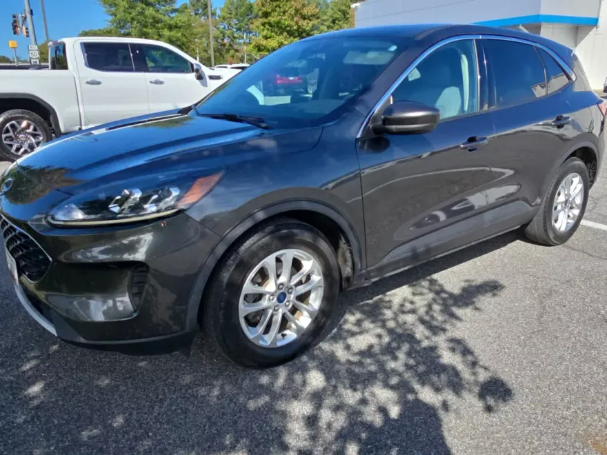 2020 Ford Escape SE photo 1