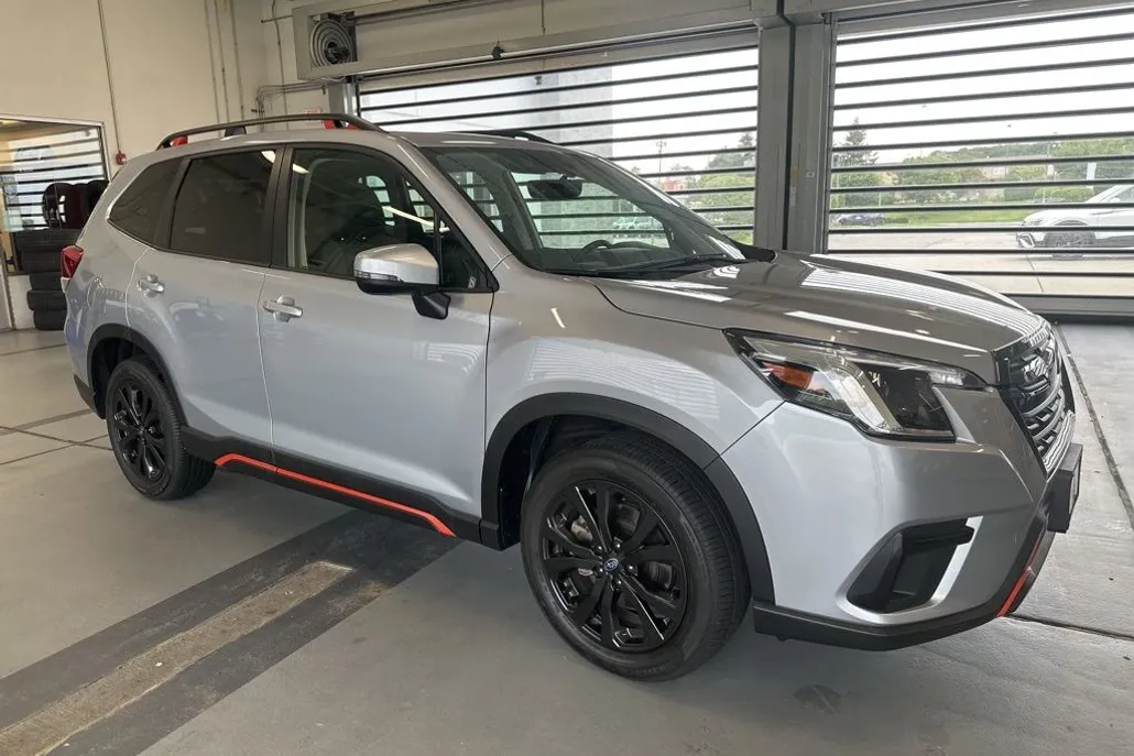 2024 Subaru Forester Sport Base photo 1