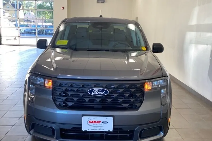 2025 Ford Maverick XLT photo 1