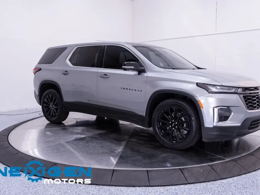 2023 Chevrolet Traverse RS photo 1