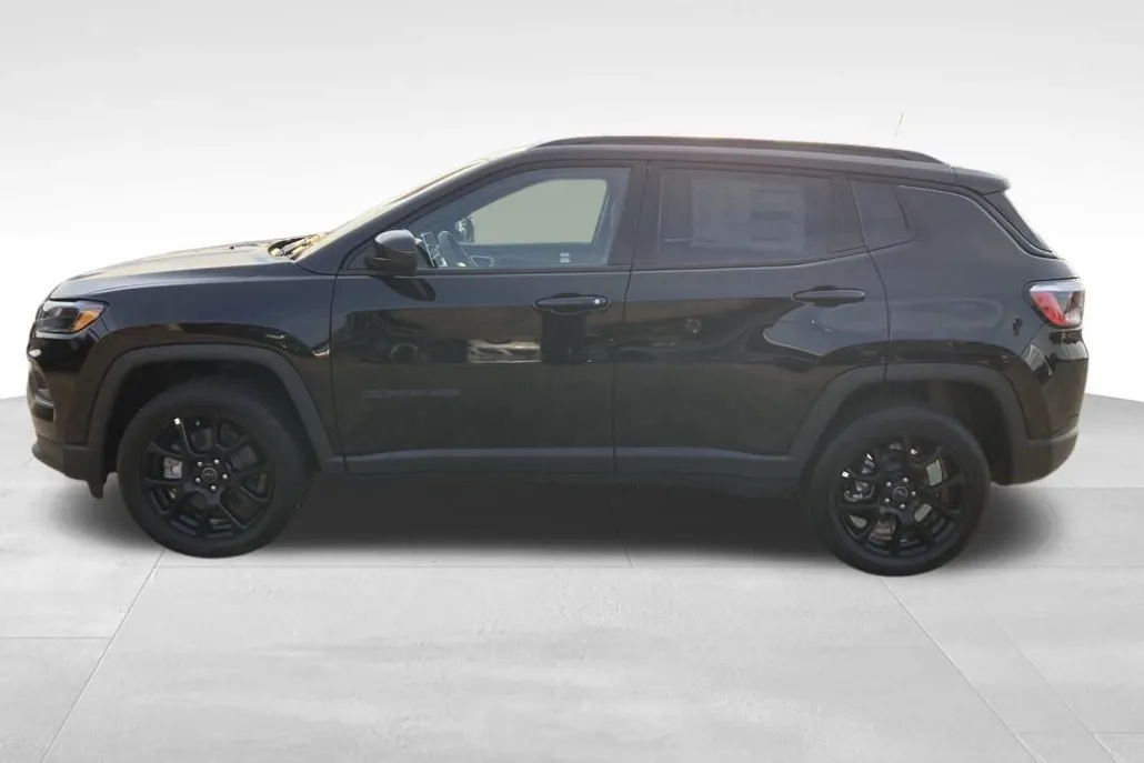 2025 Jeep Compass Latitude photo 1