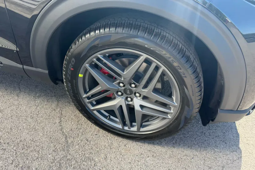 2025 Ford Explorer ST photo 1