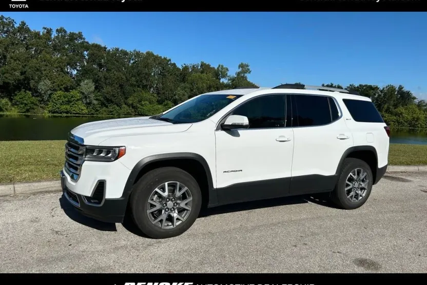2023 Gmc Acadia SLT photo 1