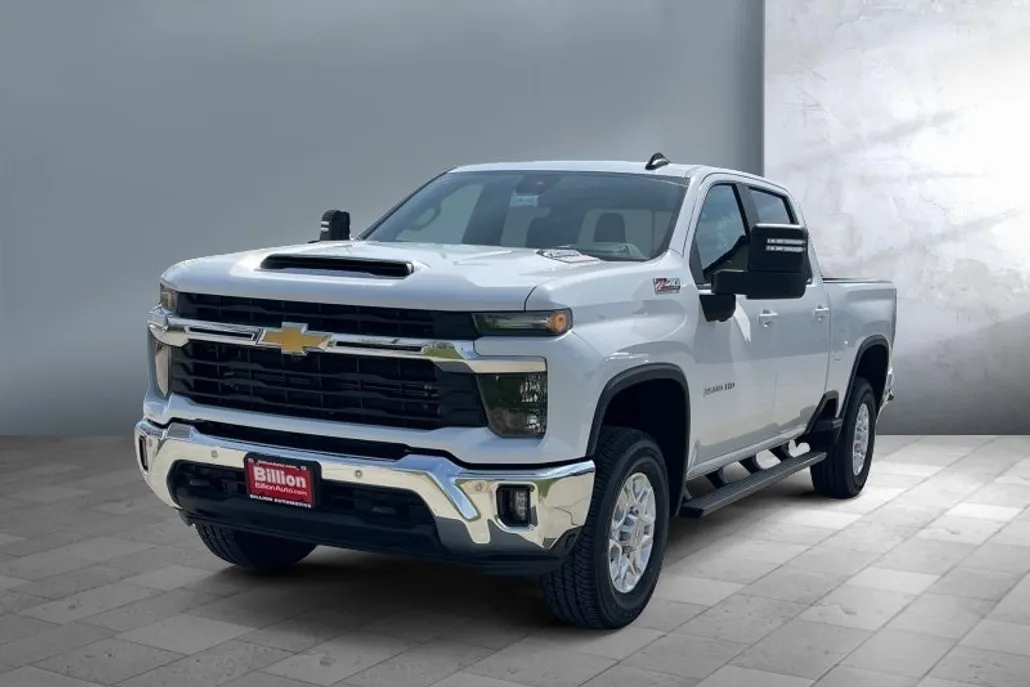 2025 Chevrolet Silverado 3500HD LT photo 1