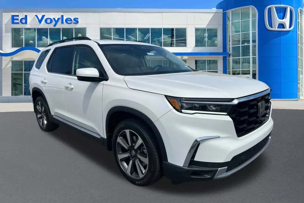 2025 Honda Pilot Touring photo 1