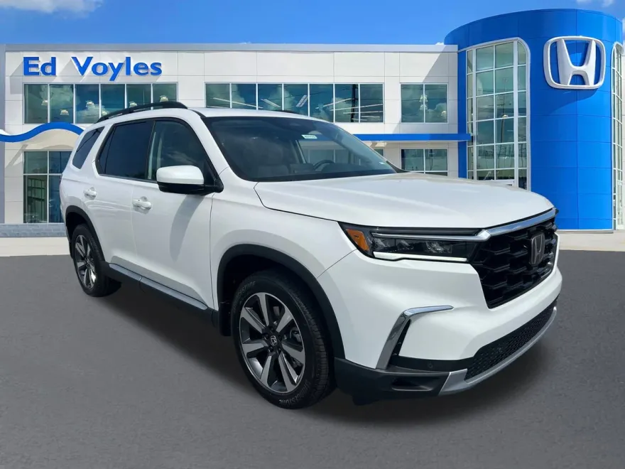 2025 Honda Pilot Touring photo 1