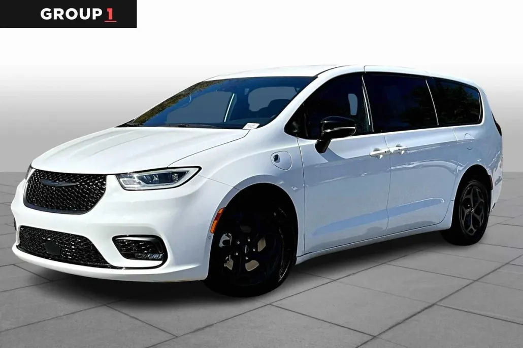 2024 Chrysler Pacifica Hybrid S Appearance photo 1