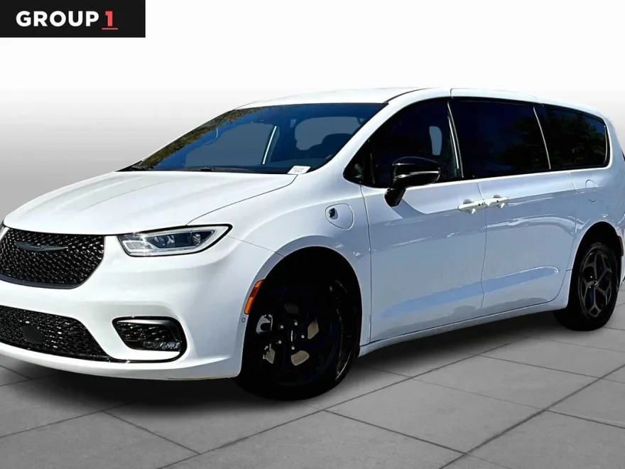 2024 Chrysler Pacifica Hybrid S Appearance photo 1