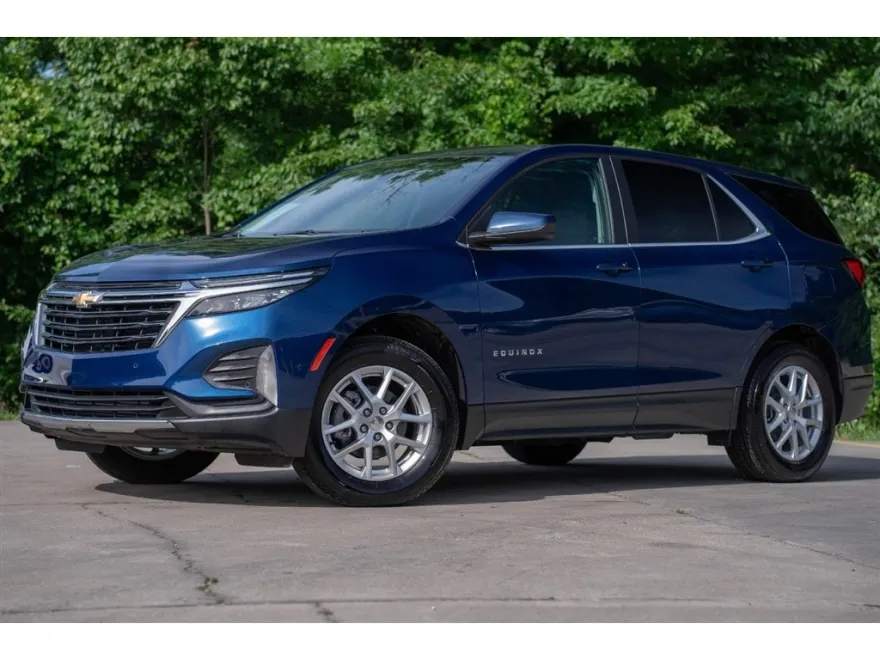 2023 Chevrolet Equinox LT photo 1