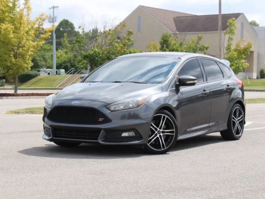 2017 Ford Focus ST photo 1
