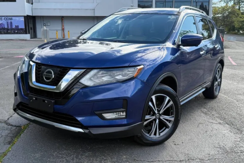 2017 Nissan Rogue SL photo 1