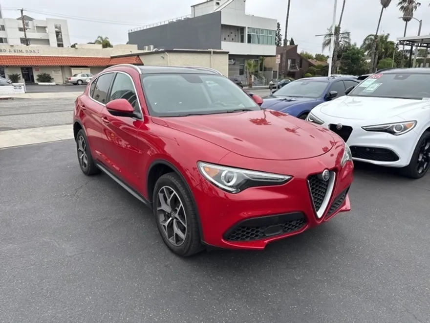 2019 Alfa Romeo Stelvio Ti photo 1