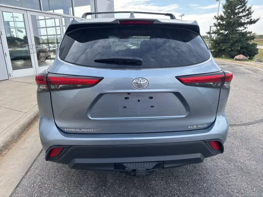 2022 Toyota Highlander XLE photo 1