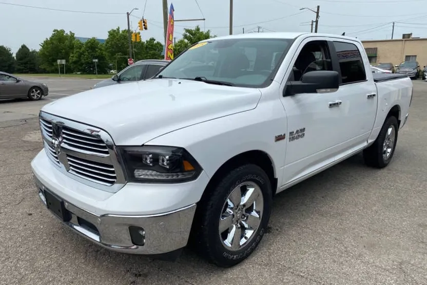 2018 Ram 1500 SLT photo 1