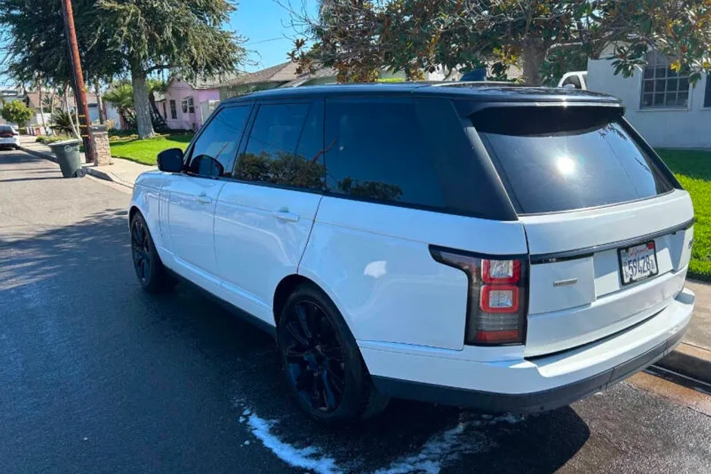 2017 Land Rover Range Rover SuperCharged photo 1