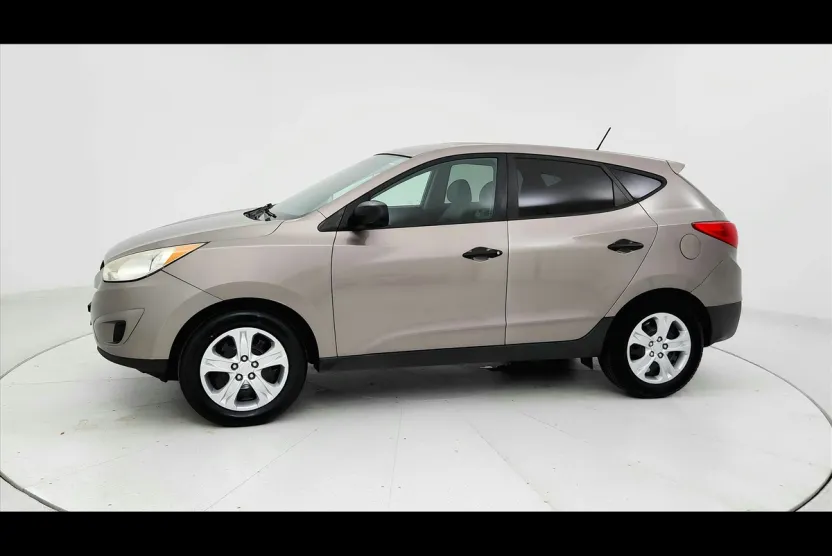 2012 Hyundai Tucson GL Sport photo 1