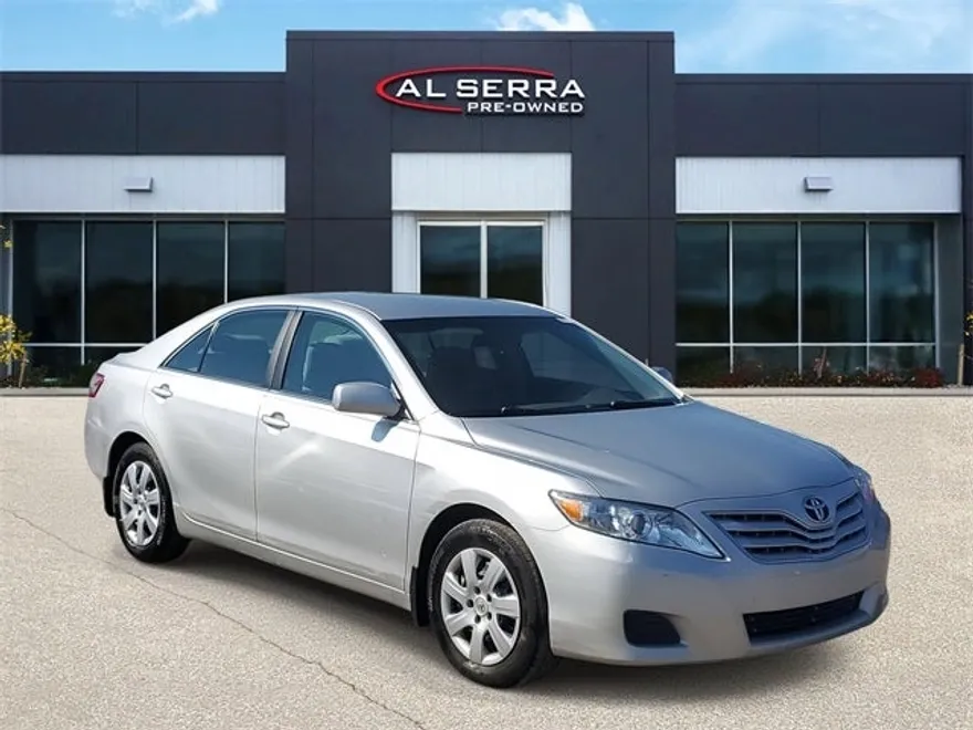 2011 Toyota Camry SE photo 1