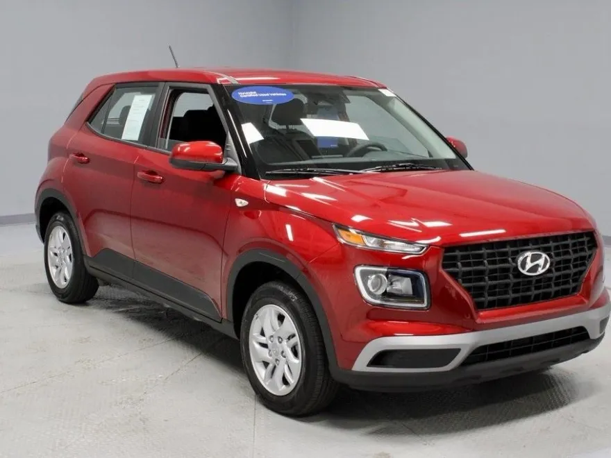2025 Hyundai Venue SE photo 1