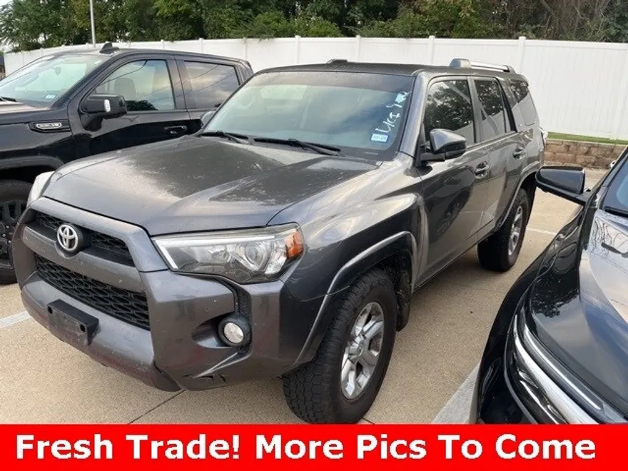2019 Toyota 4Runner SR5 photo 1