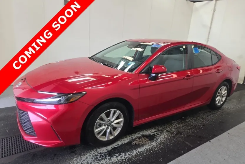 2025 Toyota Camry LE photo 1
