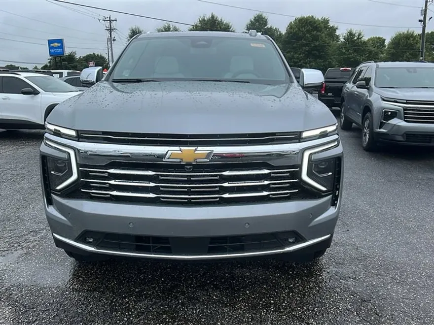 2025 Chevrolet Suburban Premier photo 1